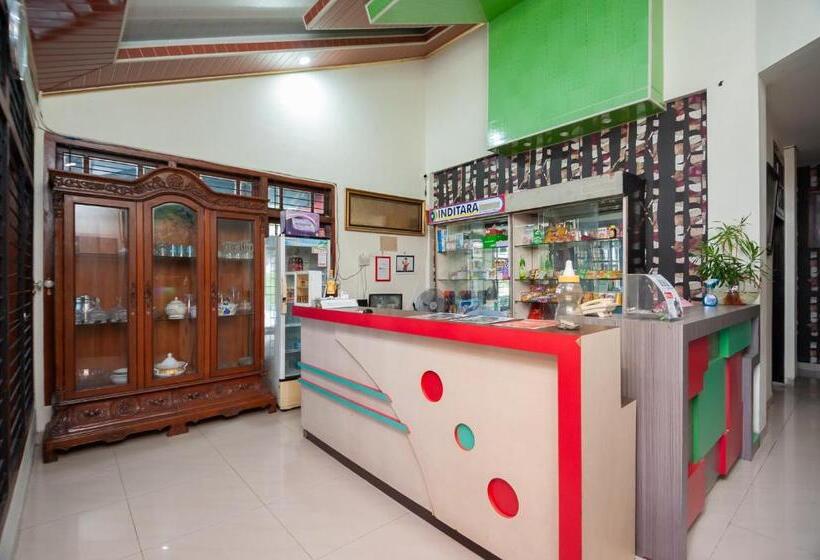 فندق Reddoorz Syariah At Bumi Siliwangi Residence Padang