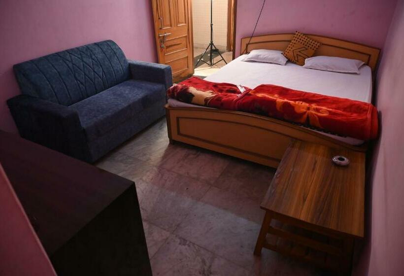 Spot On Hotel Rajamahal