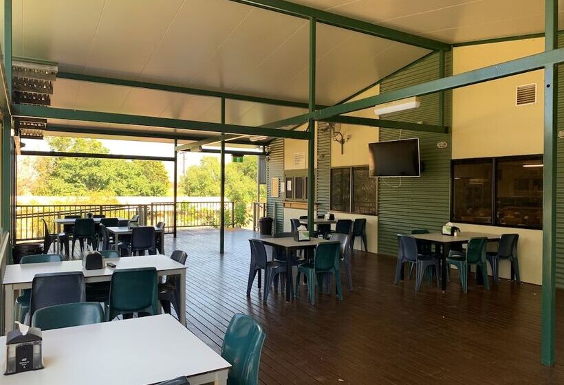 בית מלון כפרי Victoria Accommodation Village