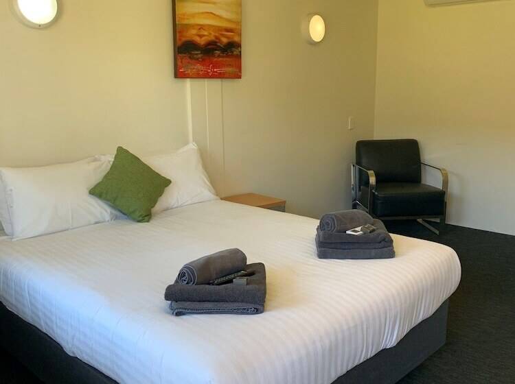 בית מלון כפרי Victoria Accommodation Village