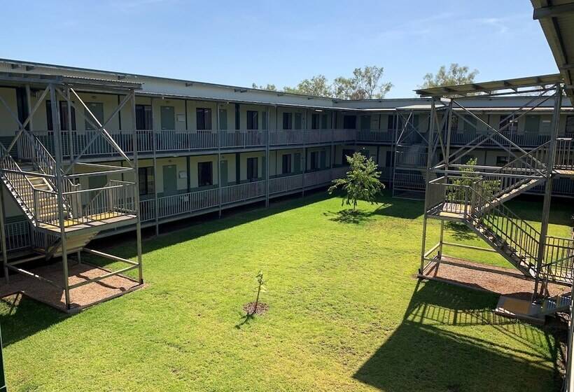 בית מלון כפרי Victoria Accommodation Village