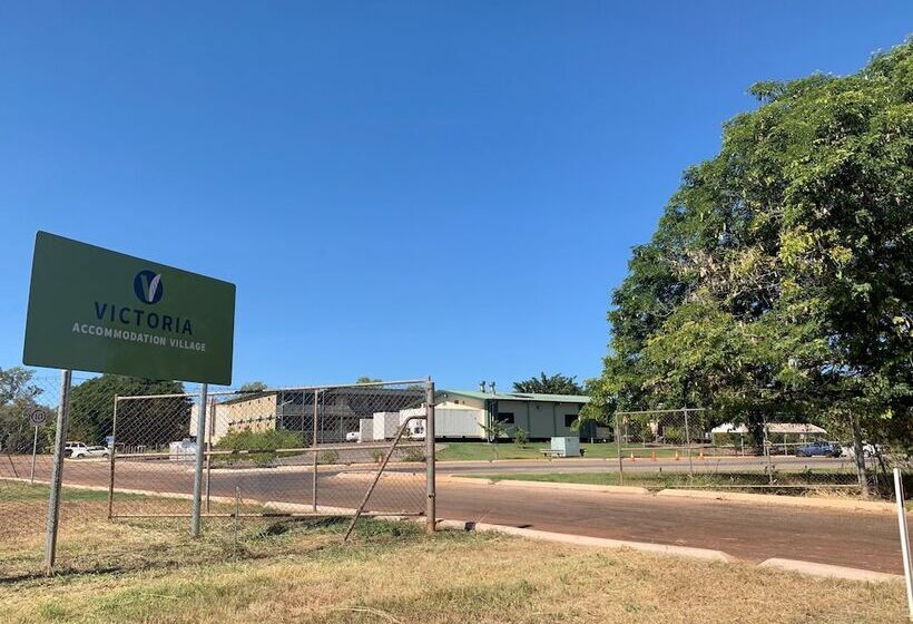 בית מלון כפרי Victoria Accommodation Village