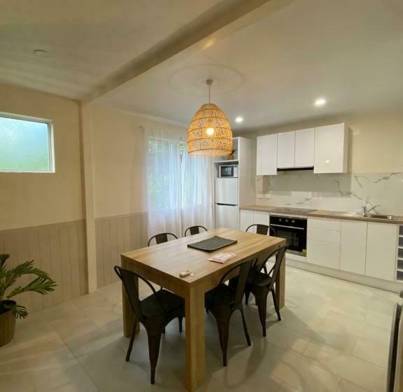 פנסיון Malanda Manor Guesthouse