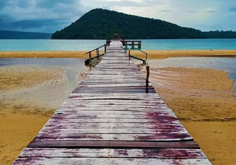 Majatalo The Azure   M Pai Bay