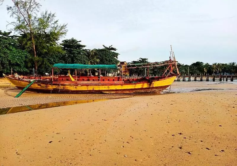Majatalo The Azure   M Pai Bay