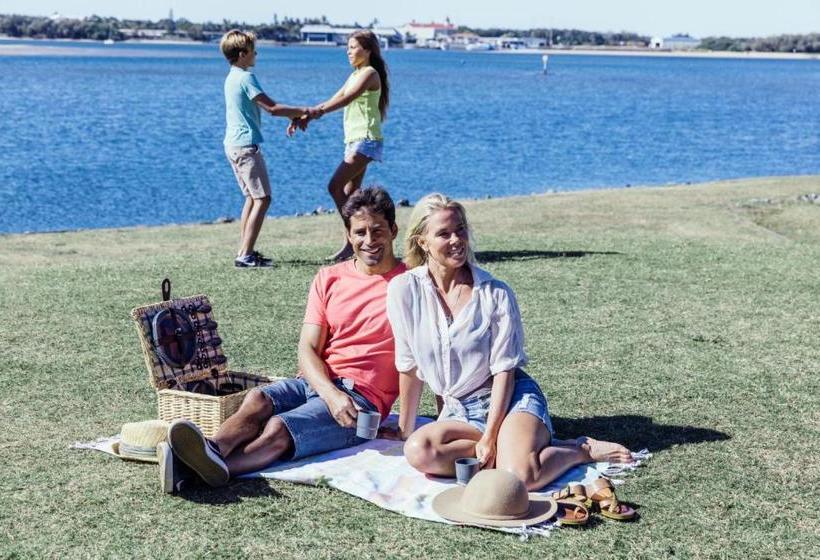 Sky Broadwater Apartments