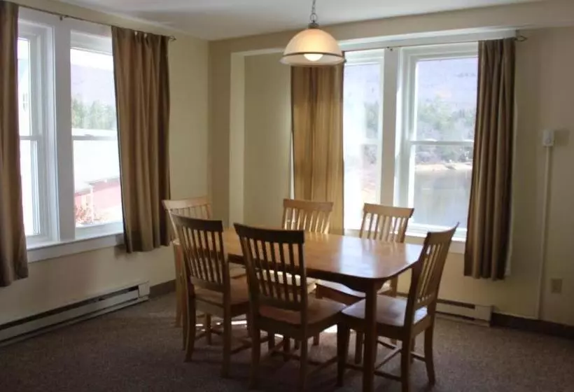 Town Square Condominiums