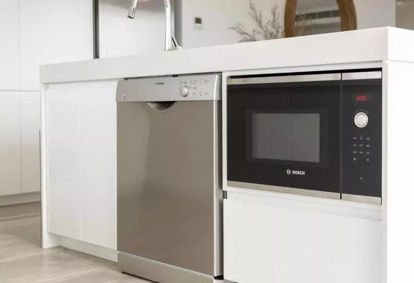 Astina Suites, Forster