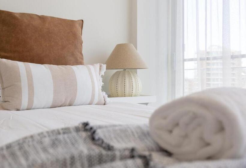 Astina Suites, Forster