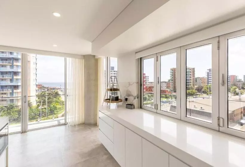 Astina Suites, Forster