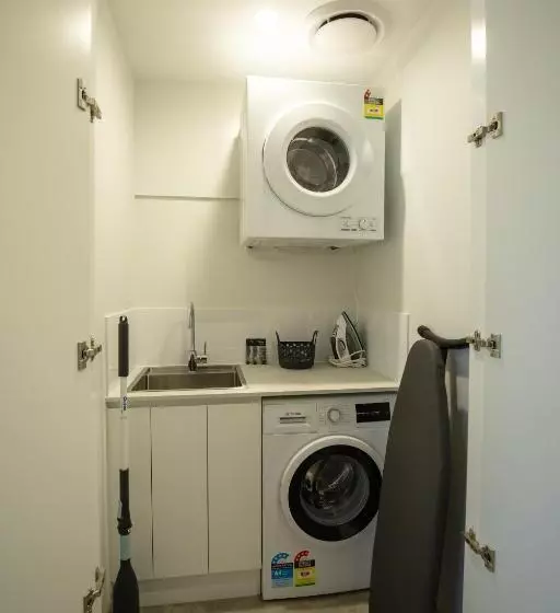 Astina Suites, Forster