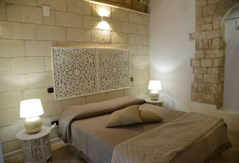 تختخواب و صبحانه La Stanza