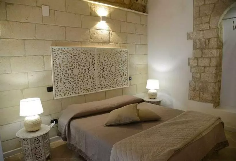 تختخواب و صبحانه La Stanza