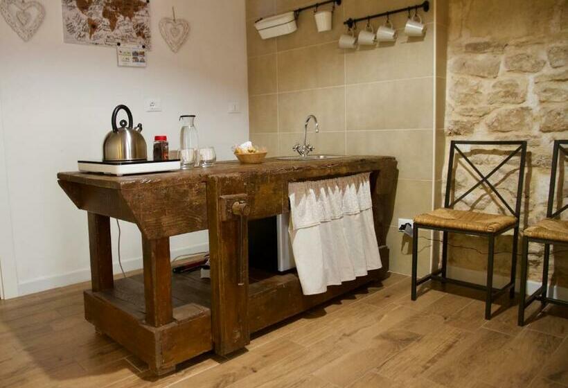 تختخواب و صبحانه La Stanza