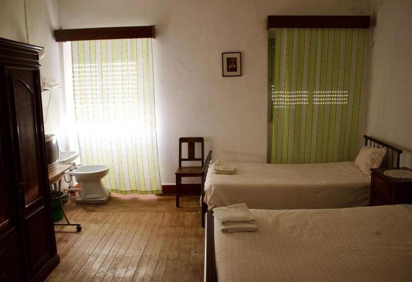 تختخواب و صبحانه Residencial Tarouca