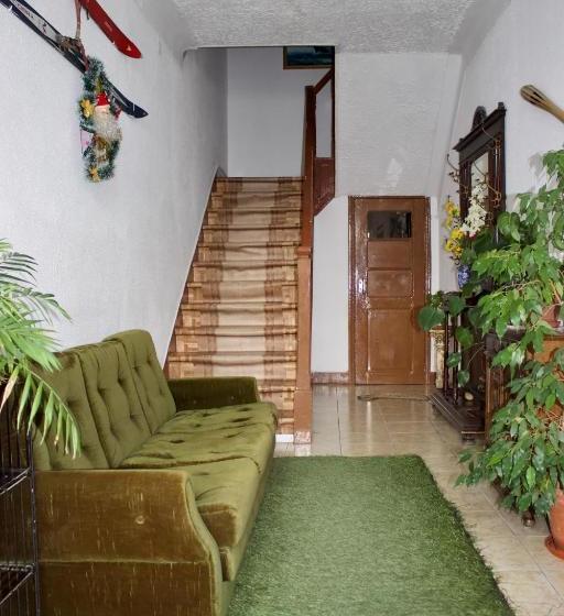 تختخواب و صبحانه Residencial Tarouca