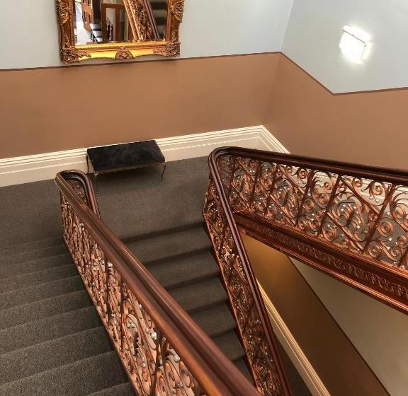 Bull And Mouth Hotel Maryborough Victoria