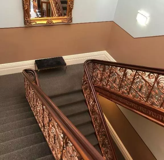 Bull And Mouth Hotel Maryborough Victoria