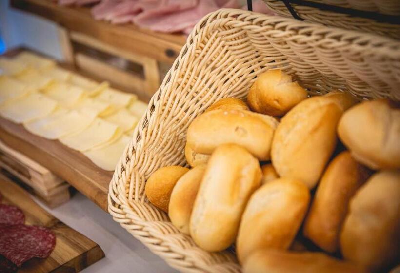 בית מלון כפרי La Perla