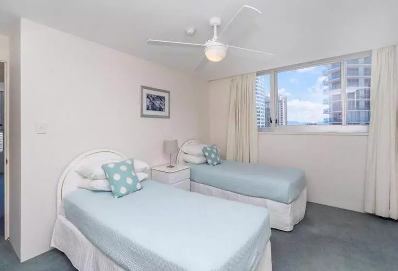 One The Esplanade Apartments On Surfers Paradise