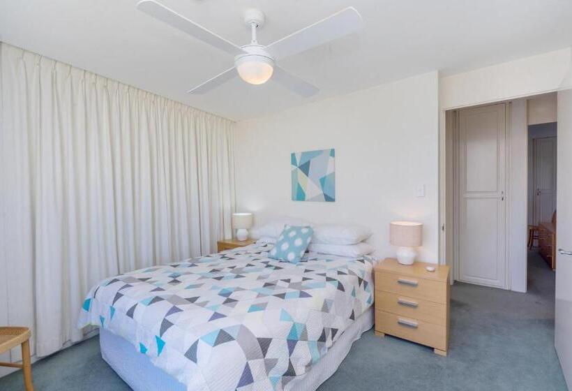 One The Esplanade Apartments On Surfers Paradise