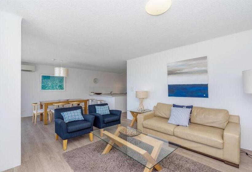 One The Esplanade Apartments On Surfers Paradise