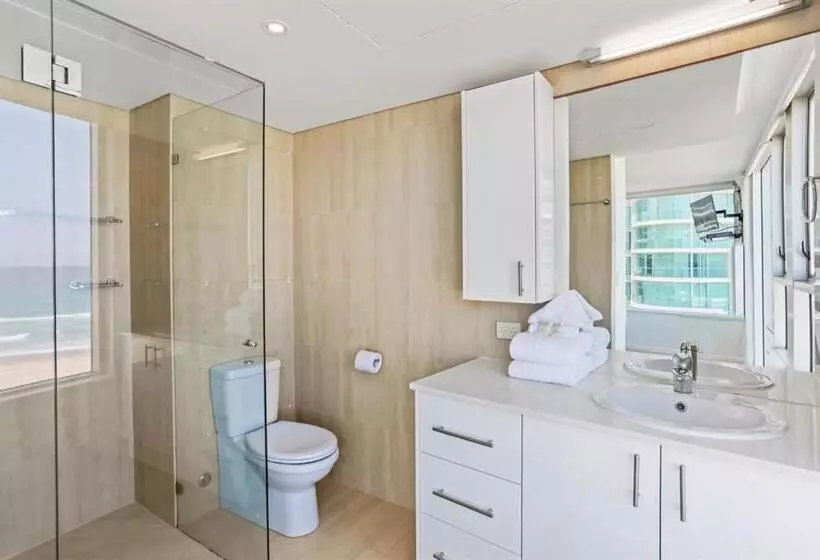 One The Esplanade Apartments On Surfers Paradise