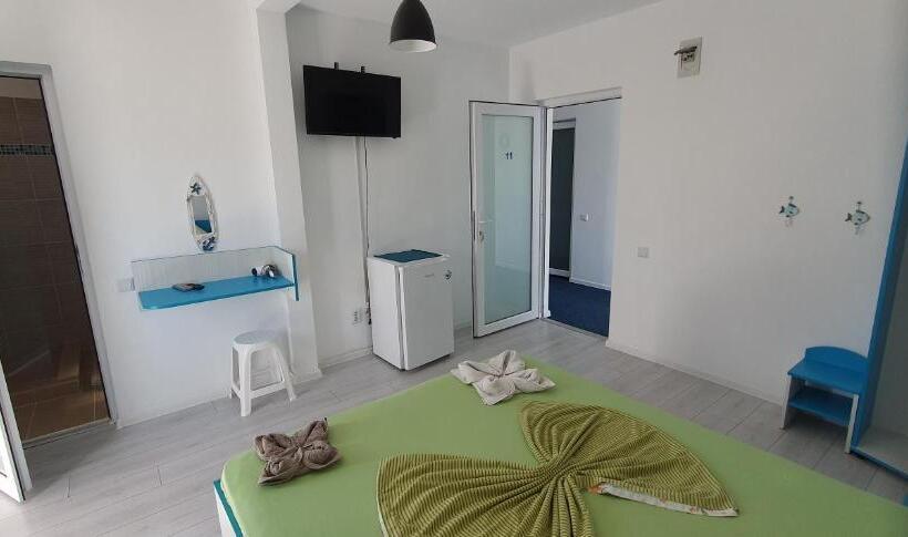 پانسیون Hostel Delfinul Albastru