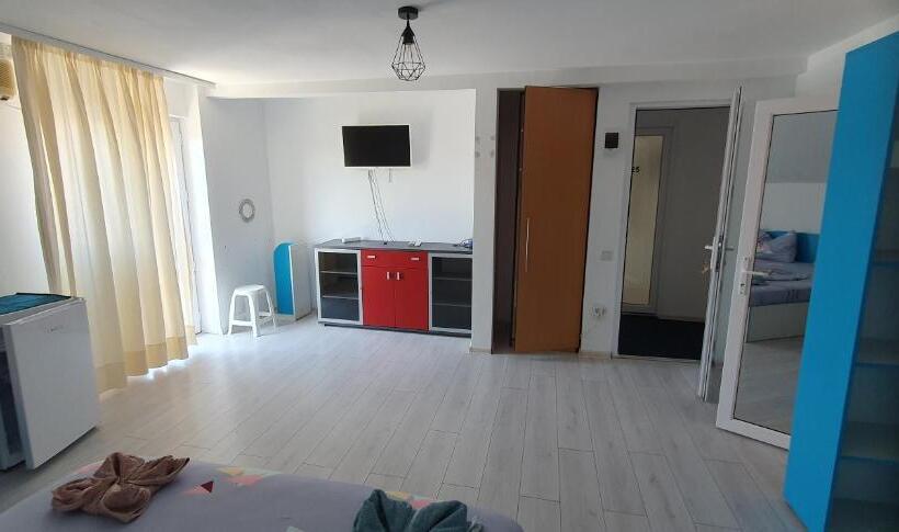 پانسیون Hostel Delfinul Albastru