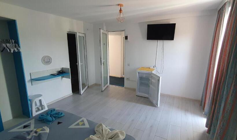 پانسیون Hostel Delfinul Albastru
