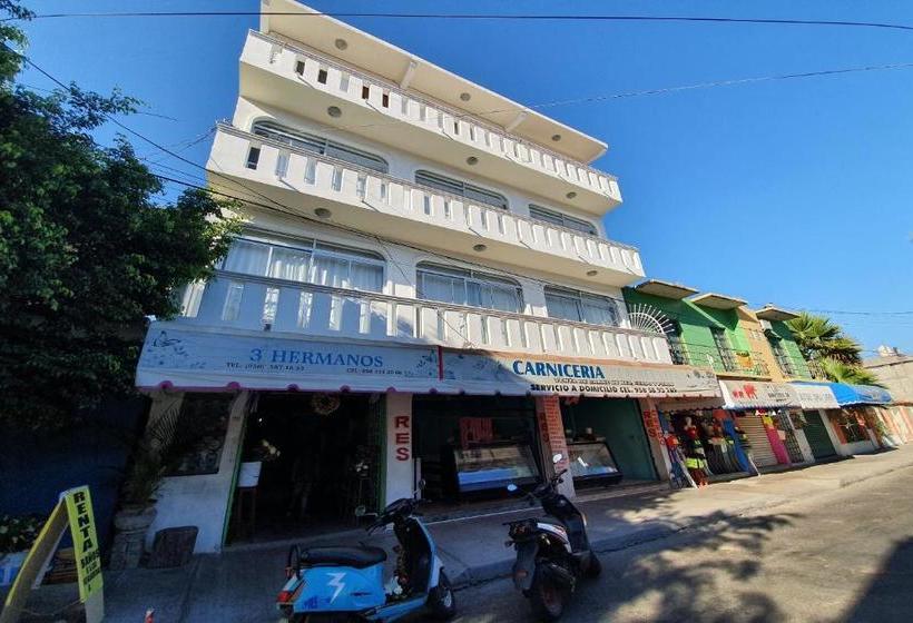 פנסיון Las Flores