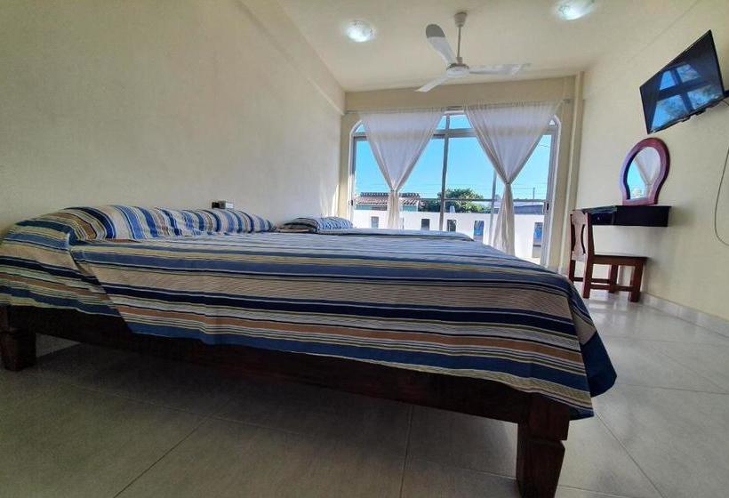 פנסיון Las Flores