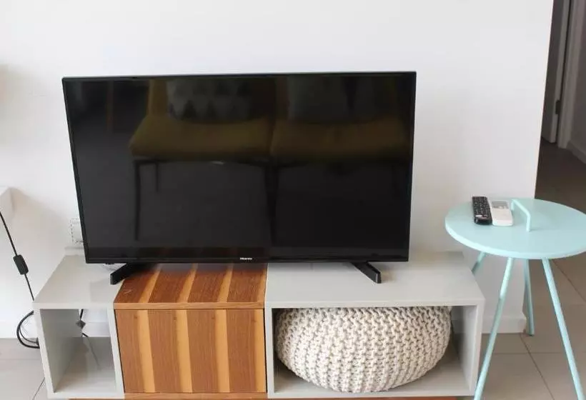 Poplar Box Hill Apartment