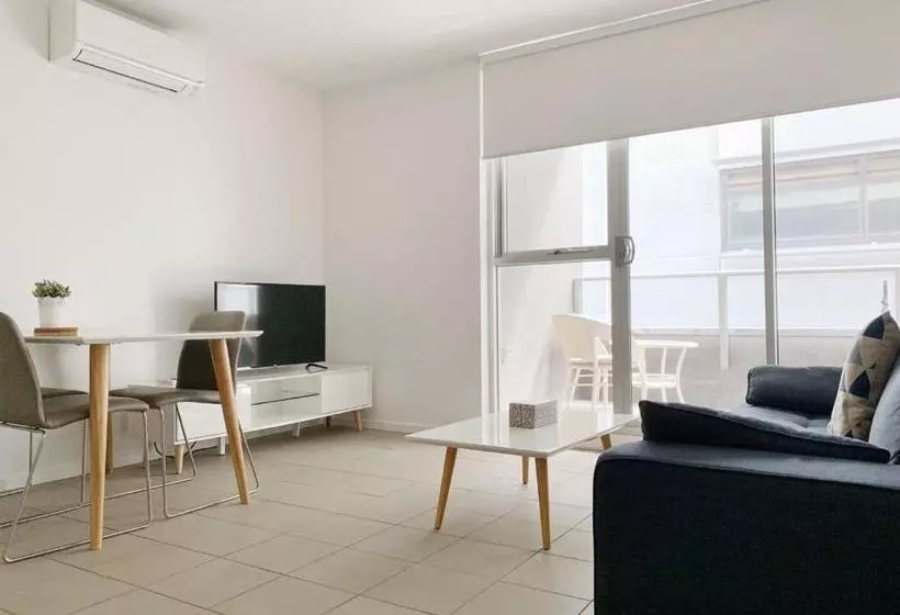 Poplar Box Hill Apartment