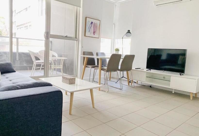 Poplar Box Hill Apartment