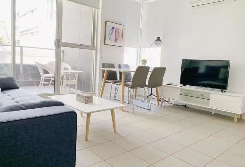 Poplar Box Hill Apartment