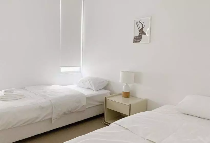 Poplar Box Hill Apartment