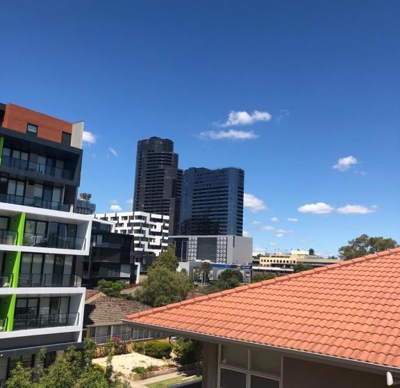 Poplar Box Hill Apartment