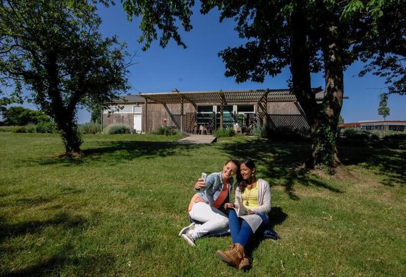 Auberge De Jeunesse Rochefort   Hostel