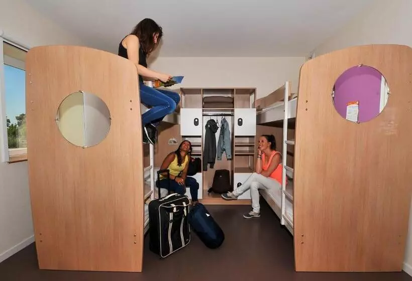 Auberge De Jeunesse Rochefort   Hostel