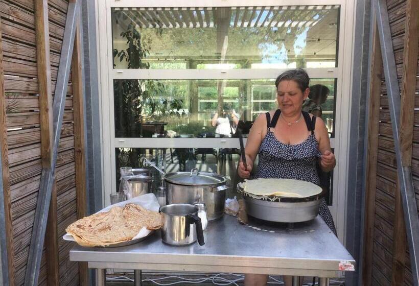 Auberge De Jeunesse Rochefort   Hostel