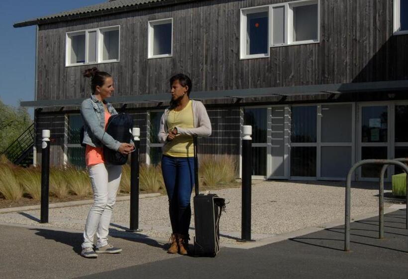 Auberge De Jeunesse Rochefort   Hostel