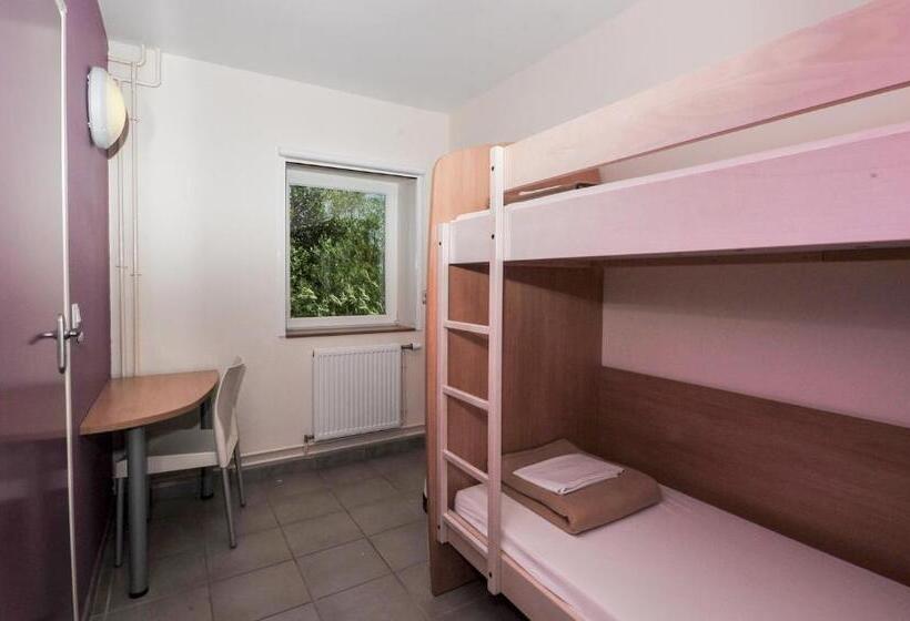 Auberge De Jeunesse Rochefort   Hostel