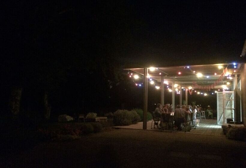 Auberge De Jeunesse Rochefort   Hostel