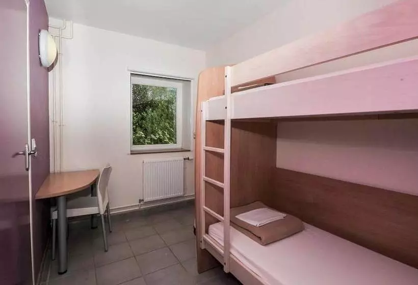 Auberge De Jeunesse Rochefort   Hostel