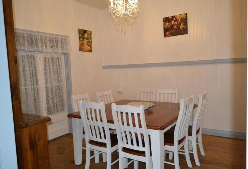 住宿加早餐  Cherry Blossom Cottage With Country Charm And Spa