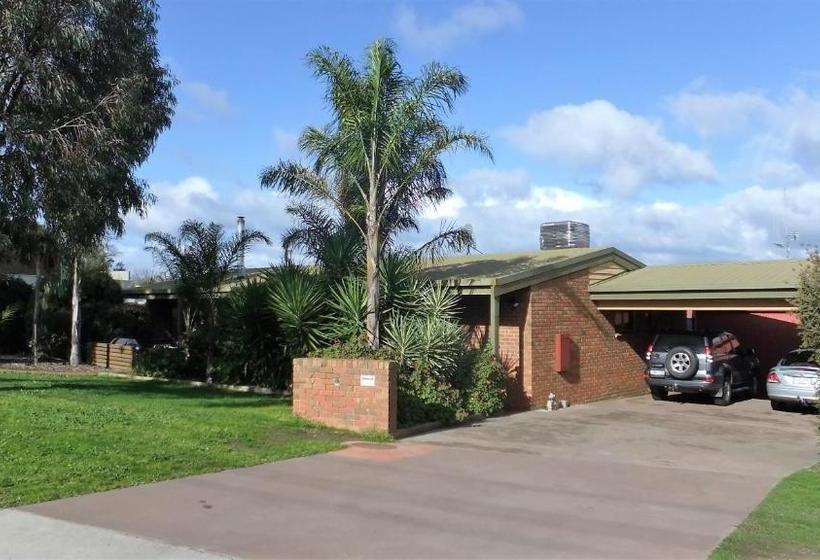 צימר Elwood House