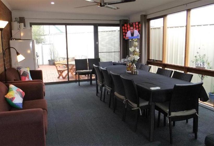 צימר Elwood House