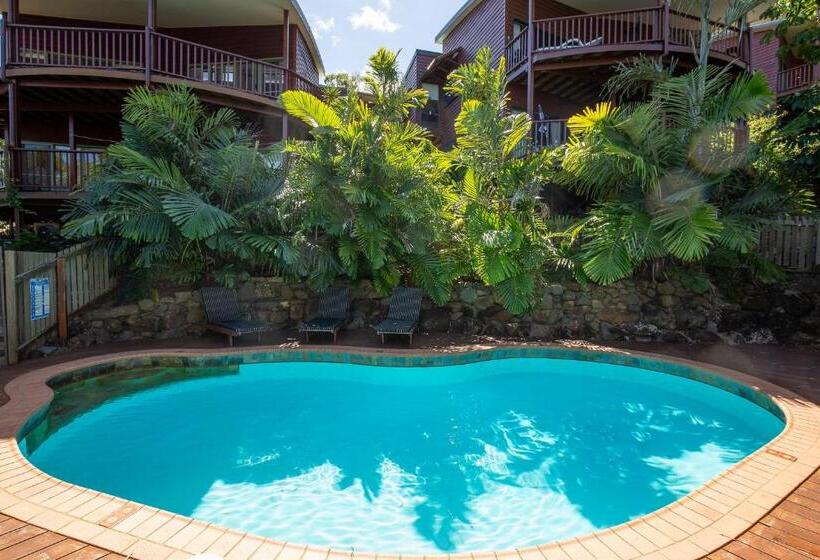 Casuarina Cove Apartments