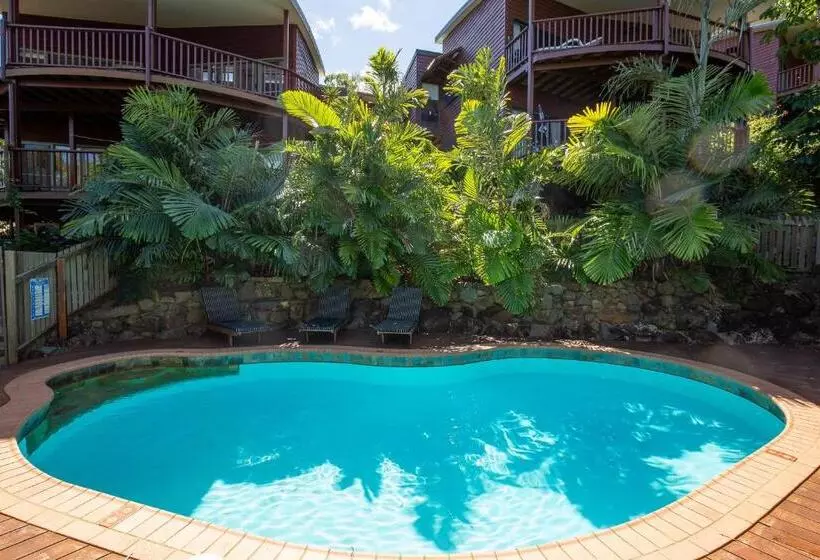 Casuarina Cove Apartments